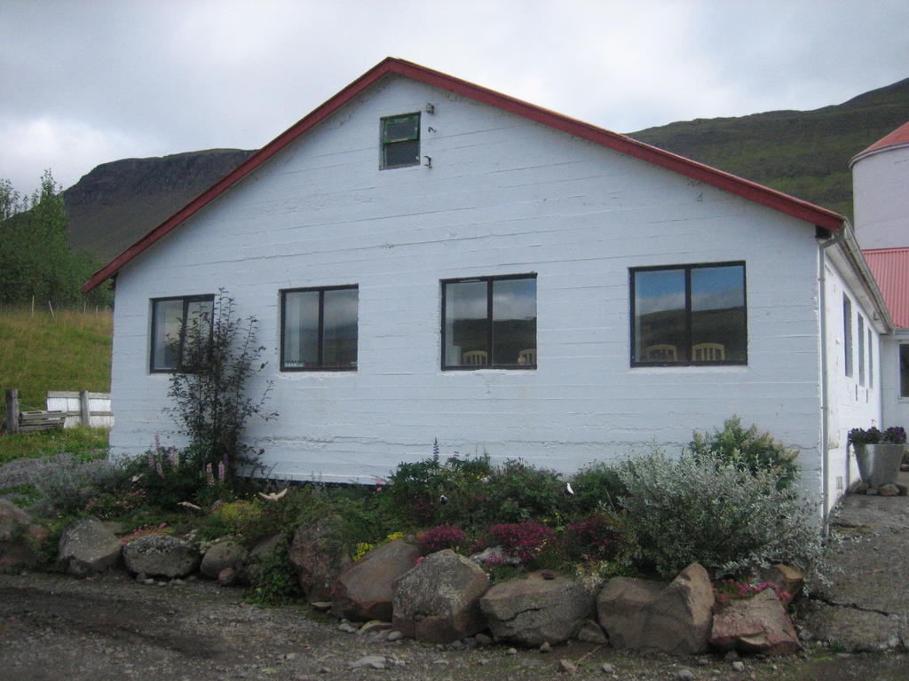 Hof i Vatnsdal Guesthouse Hof In Vatnsdalur מראה חיצוני תמונה